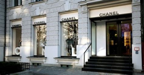 boutique avenue montaigne chanel|avenue montaigne paris.